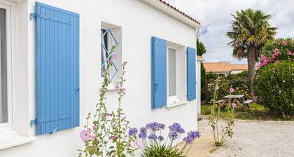 Chambre d'hÎtes 'La Brée Les Bains' avec terrasse partagée, jardin partagé et Wi-Fi