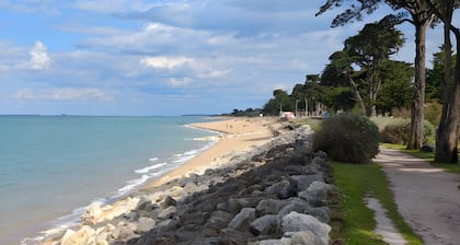 Pension 'Grillon' mit gemeinsamer Terrasse, Gemeinschaftsgarten und Wi-Fi