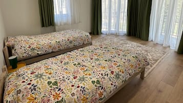 2 chambres, fer et planche Ă repasser, Wi-Fi gratuit, draps fournis