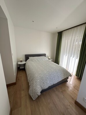 2 chambres, fer et planche à repasser, Wi-Fi gratuit, draps fournis