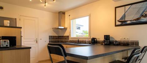 Fridge, oven, dishwasher, toaster