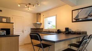 Fridge, oven, dishwasher, toaster