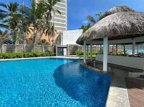 Piscine extérieure, piscine chauffée