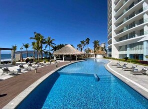 Outdoor pool, a heated pool