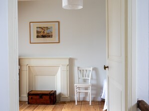 Interior - Holiday Home 'Au Cœur De Locquirec' with Private Terrace, Private Garden and Wi-Fi (Locquirec)