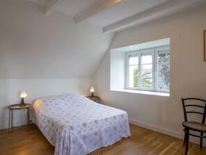 4 habitaciones, tabla de planchar con plancha y wifi gratis 
