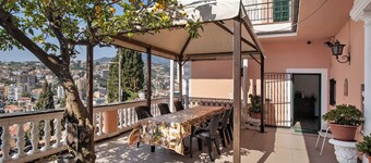 Apartment 'Nonna Vivaldi Relax' with Sea View, Private Terrace and Wi-Fi