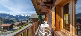 Chalet 'Bel Andain' with Mountain View, Private Terrace and Private Garden