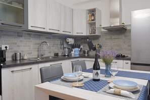 Fridge, microwave, oven, stovetop