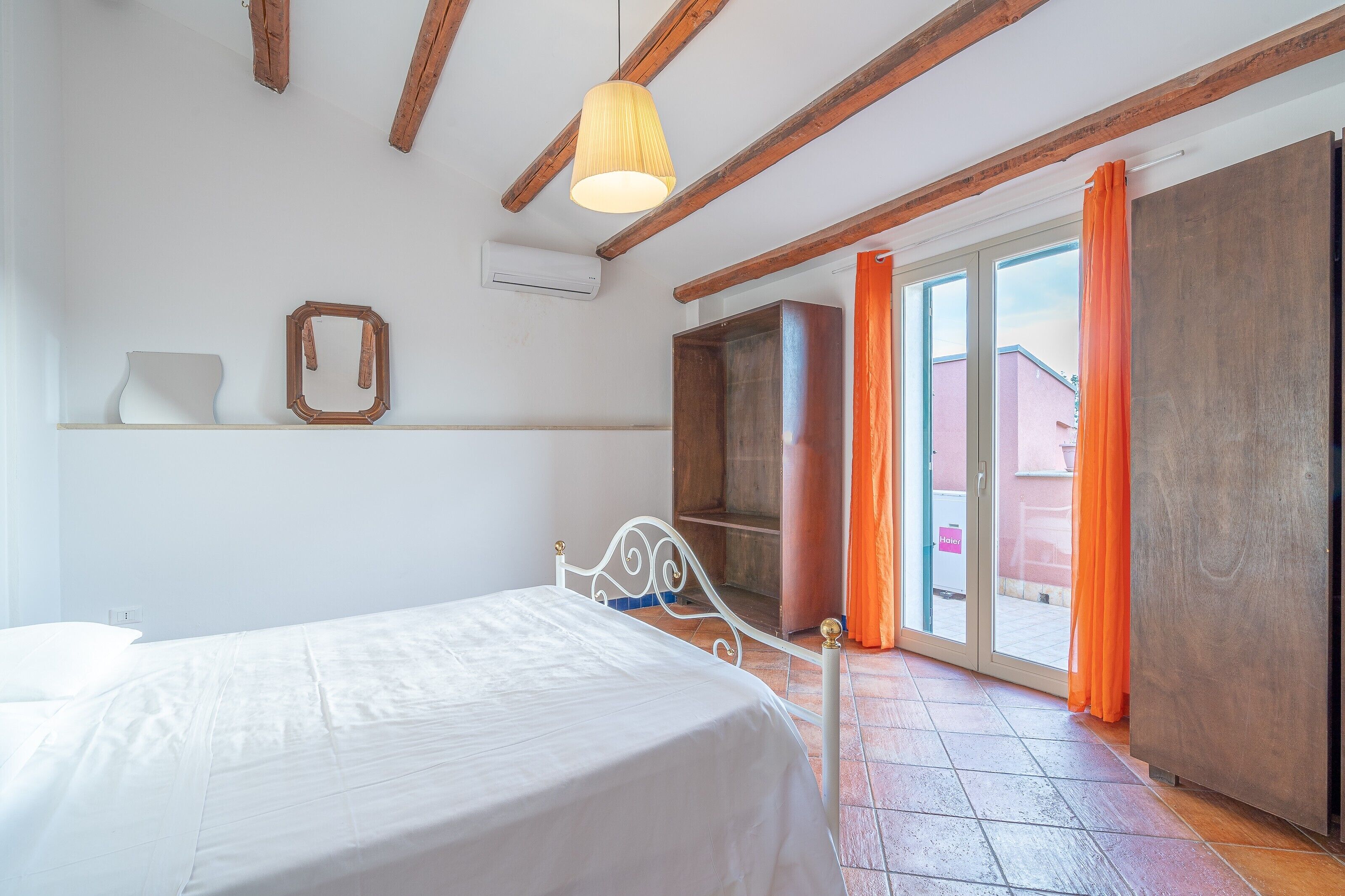 1 室のベッドルーム、アイロン / アイロン台、WiFi (無料)、ベッドシーツ