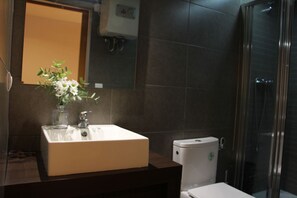 Shower - La Pergola - Bright double studio with view (Castelló de la Plana)