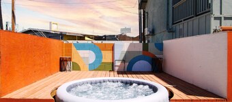 Charming "NEW"  Hot Tub Retreat - Prime Location Mins to Downtown & PHX Airport