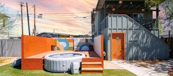 Charming "NEW"  Hot Tub Retreat - Prime Location Mins to Downtown & PHX Airport