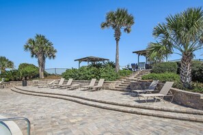 Terrace/patio - 4 bedroom, 3 bath oceanfront condo (Fernandina Beach)