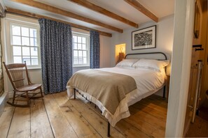 1 bedroom, iron/ironing board, Internet, bed sheets