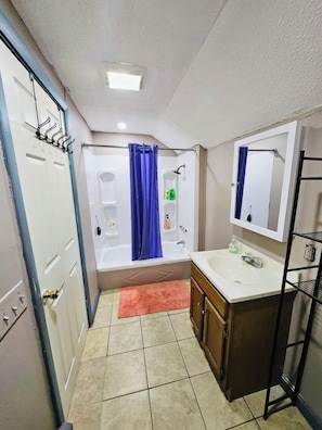 Shower - Nice apartment near Whole Foods, Brown University, Miriam Hospital, Downtown (Providence)