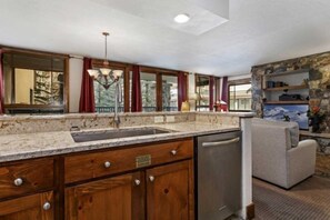 Exterior - Convenient 2BR Condo in Lionshead Village w/ Pool, hot tub & More! (Vail)