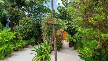 Bungalow, Patio, Garden View | 1 bedroom, free WiFi, bed sheets