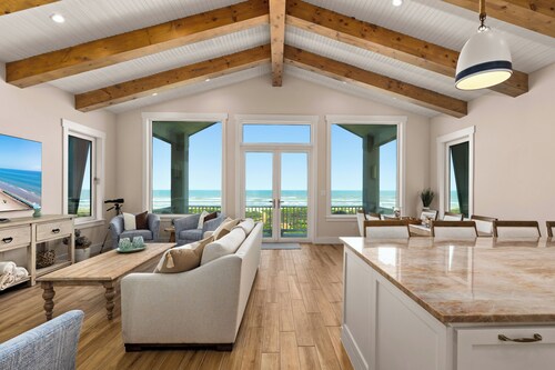 Luxury Beachfront House with Swimming pool, Hot tub & Private path to the beach!