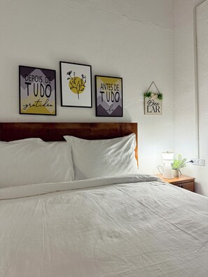 1 bedroom, in-room safe, iron/ironing board, travel crib - Charming 1BR Apt in the Heart of Maculusso-Free Netflix-High speed wifi (Luanda)