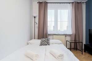 1 slaapkamer, een strijkplank/strijkijzer, wifi, beddengoed