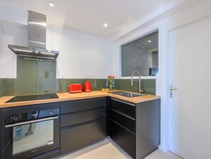 Fridge, dishwasher, cookware/dishes/utensils