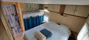 2 bedrooms, travel crib
