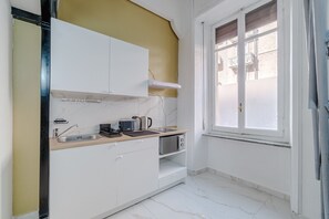 Fridge, microwave, stovetop, toaster