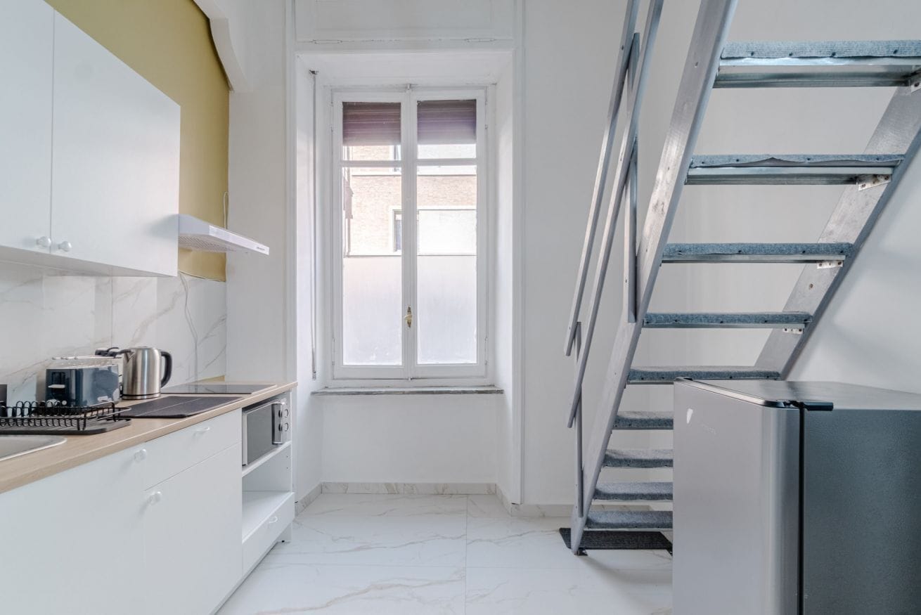 Kühlschrank, Mikrowelle, Herdplatte, Toaster