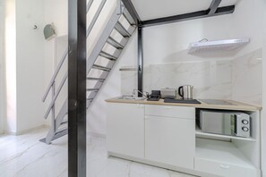 Fridge, microwave, stovetop, toaster