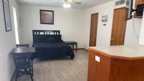Living area - Wellsprings (Stillwater)