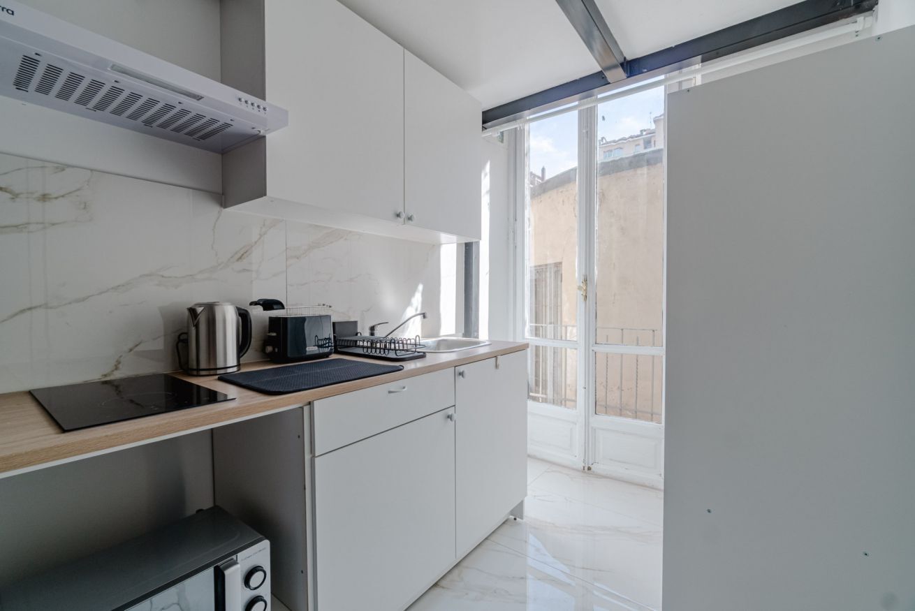Fridge, microwave, stovetop, toaster