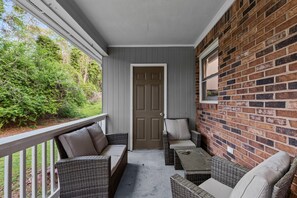 Property grounds - Sunwoven Townhouse half a mile to downtown! (Watkinsville)