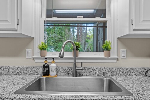 Sunwoven Townhouse half a mile to downtown!