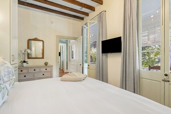 5 Schlafzimmer, Bügeleisen/Bügelbrett, kostenloses WLAN, Bettwäsche