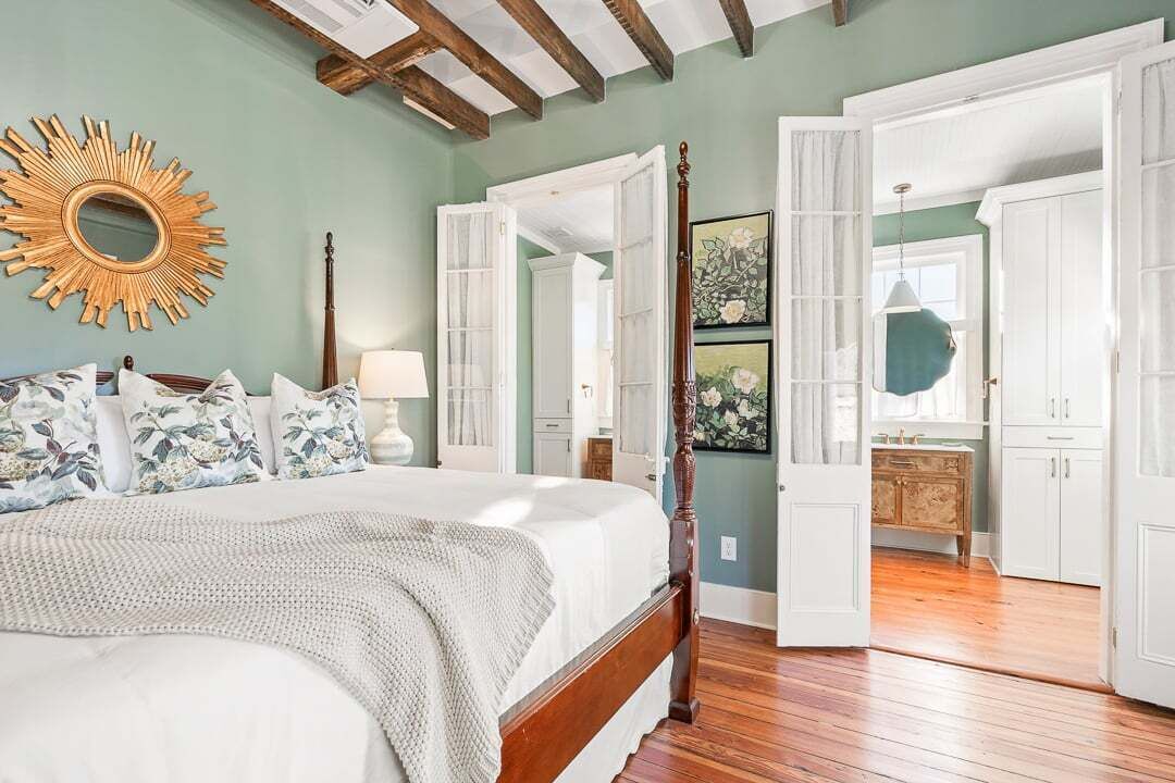 5 bedrooms, iron/ironing board, free WiFi, bed sheets