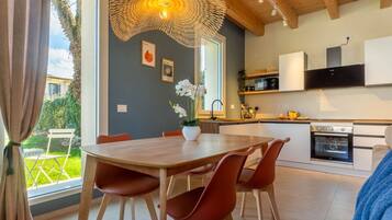 Fridge, dishwasher, electric kettle, cookware/dishes/utensils