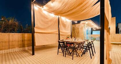 Trendy La Roma Condo with Panoramic Rooftop Views