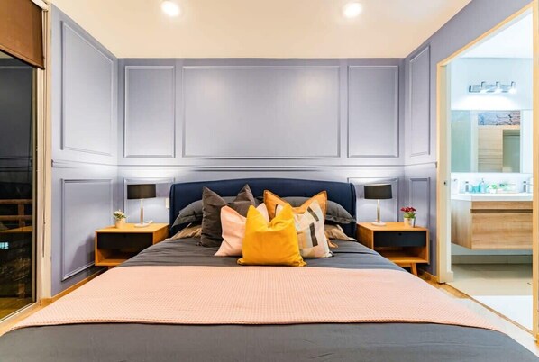 3 bedrooms, desk, iron/ironing board, travel cot