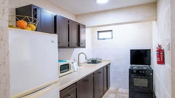 KylskÄp, mikrovÄgsugn, ugn och spishÀll