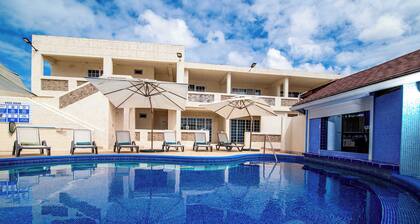 Relaxing Boutique Retreat Near Beach with WiFi