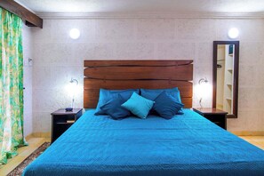 In-room safe, desk, iron/ironing board, travel crib - Poolside Studio w/ Spa Access and Hotel Amenities (Oistins)