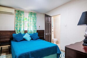 1 soveværelse, skrivebord, strygejern/strygebræt, weekendseng