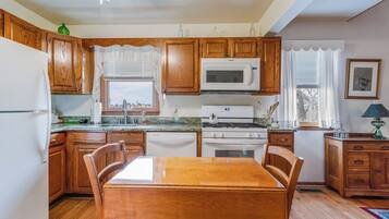 Refrigerador, microondas, parrilla de estufa y lavavajillas