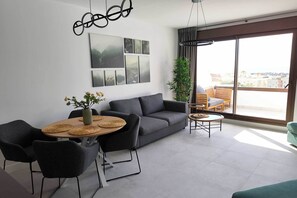 Living area - Modern Apartment with Sea View (Estepona)