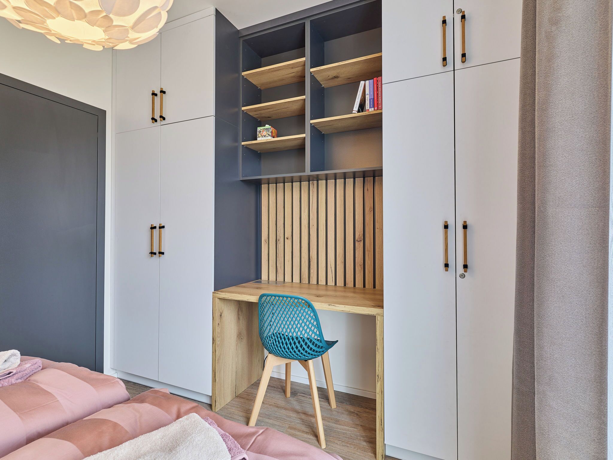 1 habitación, escritorio y wifi 