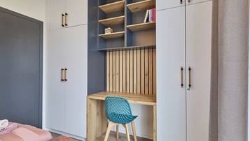 1 sovrum, skrivbord och wi-fi