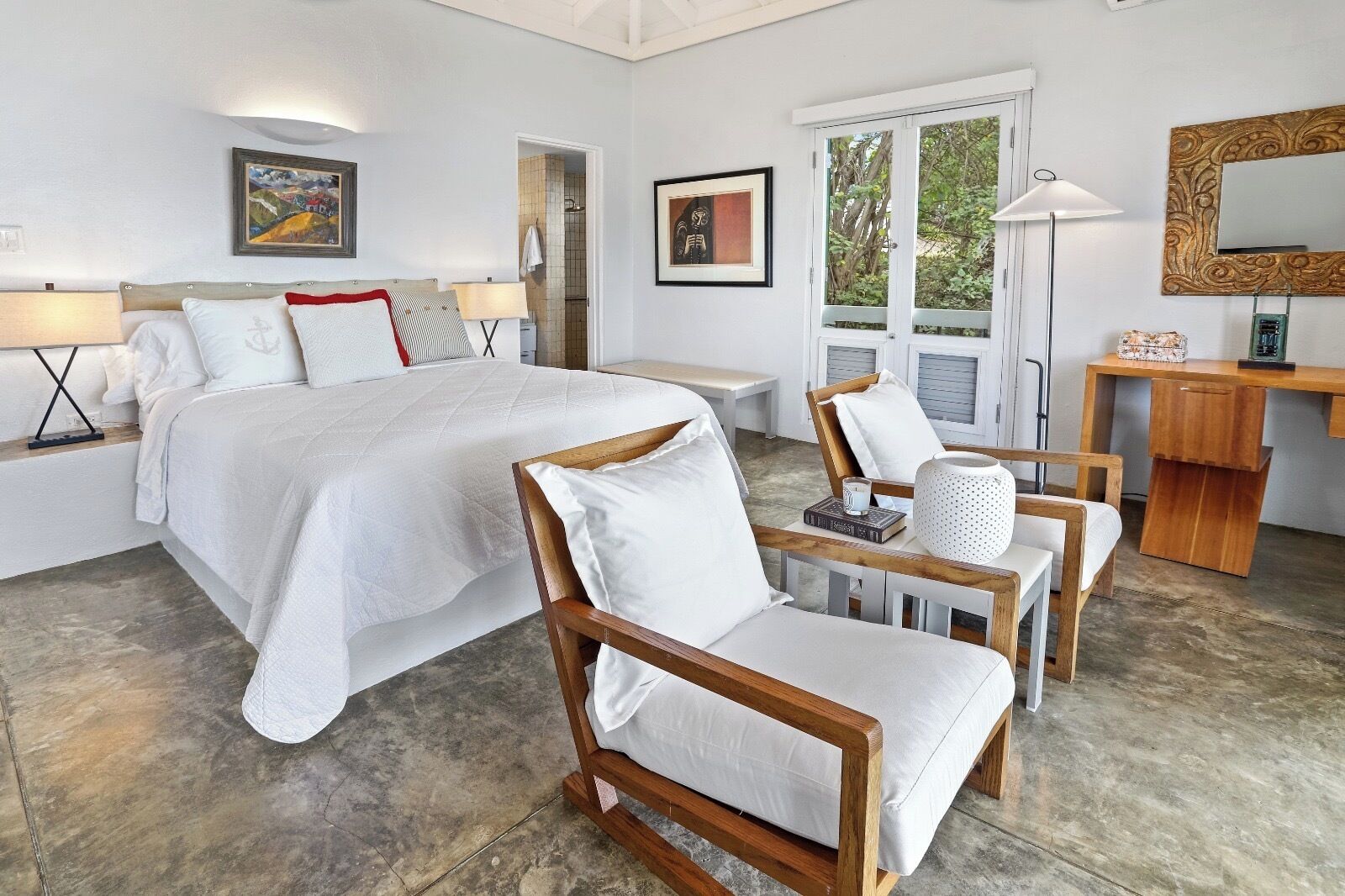 1 bedroom, desk, WiFi, bed sheets