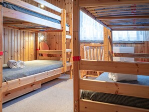 2 chambres, bureau, accĂšs Internet