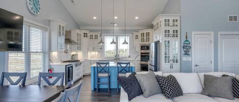 Smart TV, libros, estéreo